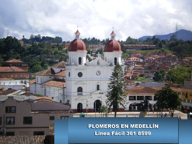 Plomeros en Rio Negro Antioquia